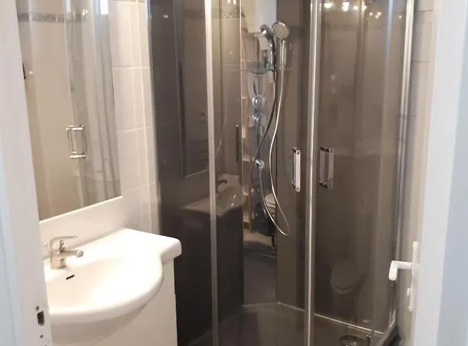 Les Bains, Vue Sur L'etang De Thau Classement 2 Etoiles Apartmán